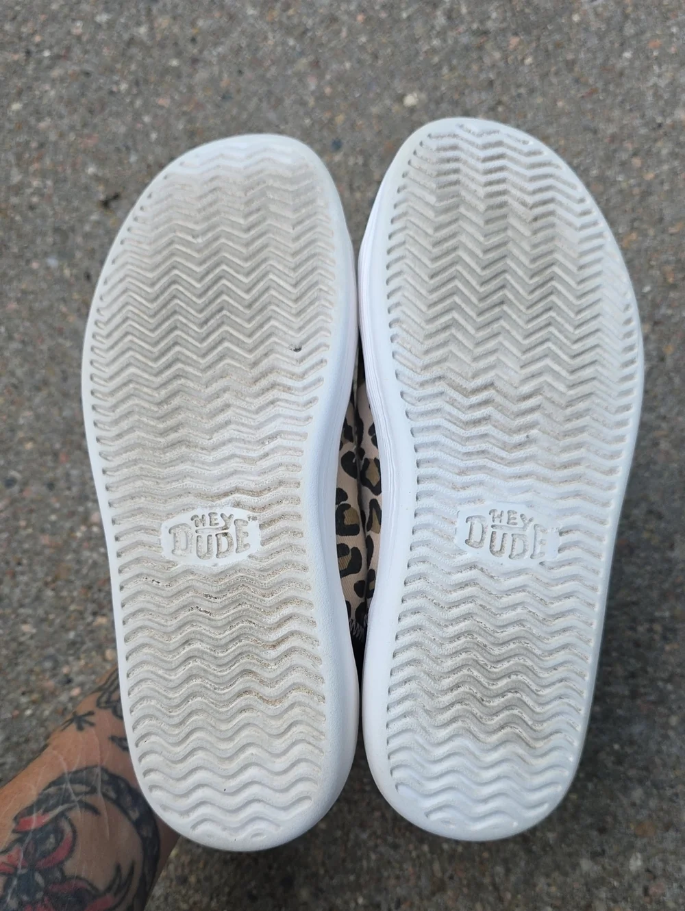 Hey Dude Sunapee Platform With Desert Leopard Print Size 6